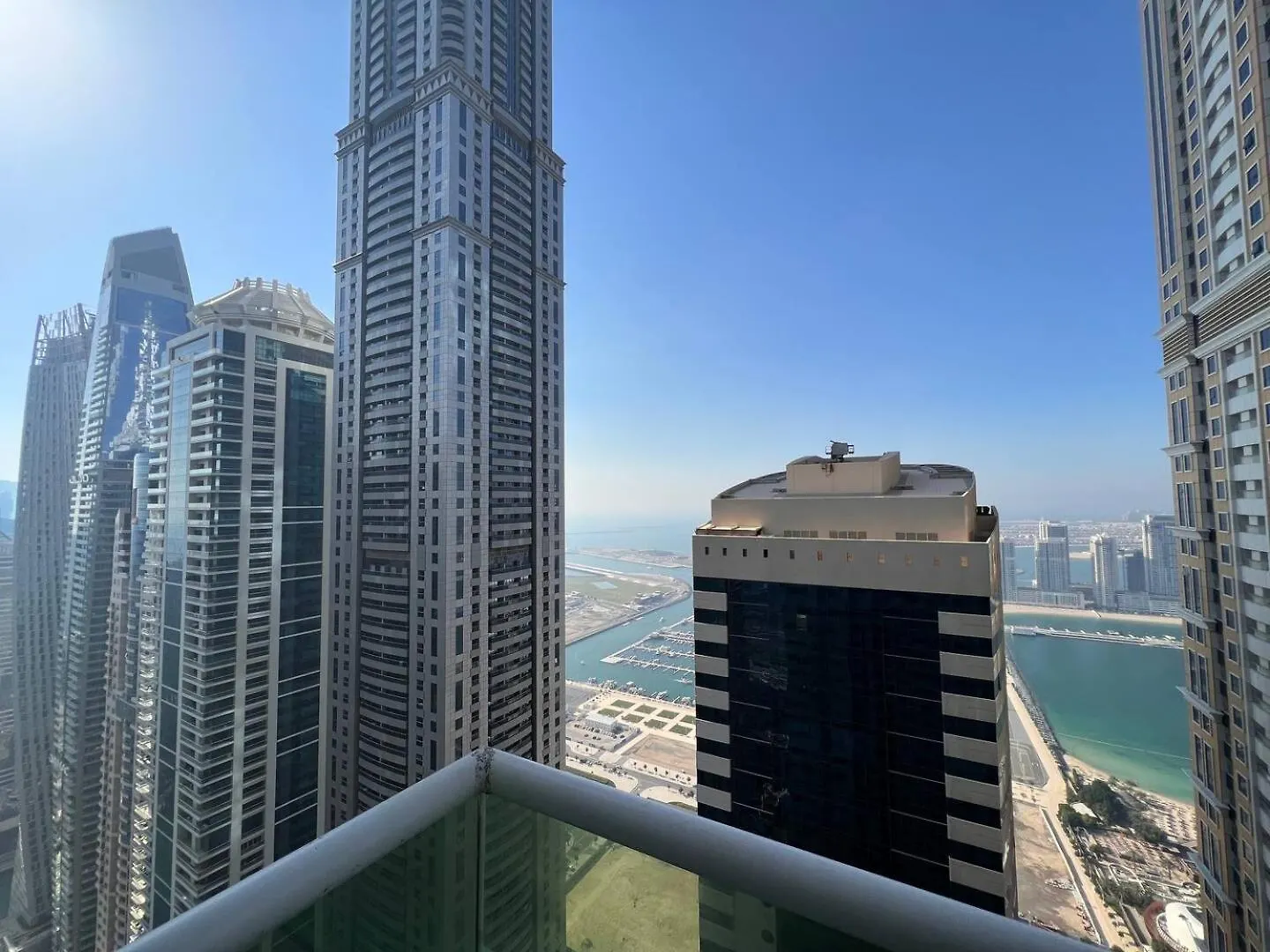 Unique, Elegant Top Floor Apartment With Sea View Dubai