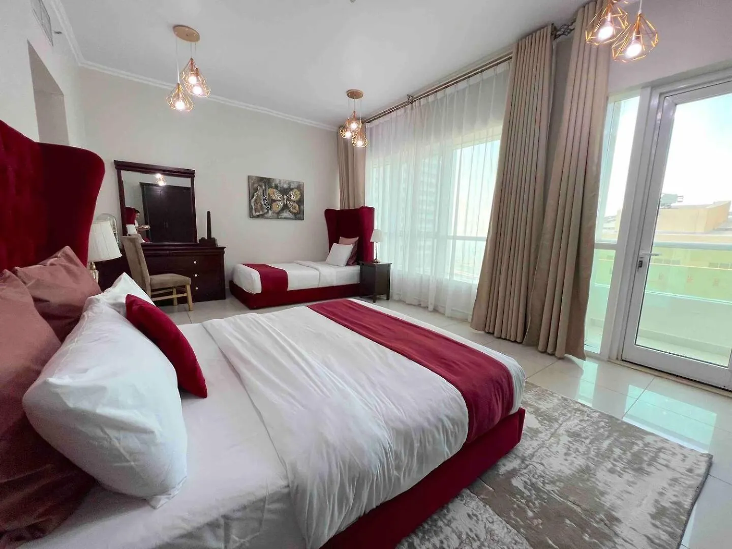 Unique, Elegant Top Floor Apartment With Sea View Dubai